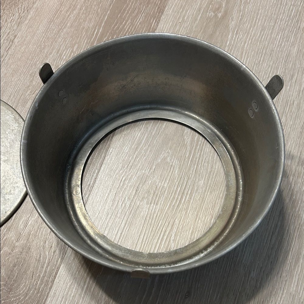 Mirro Vintage Aluminum 10in Angel Food Cake Pan - Picture 5 of 7